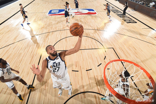 在城市和球 在城市和球